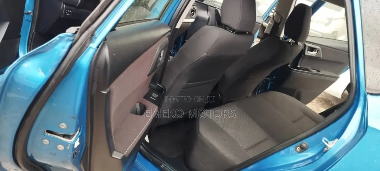 Toyota Corolla SE 4dr Sedan (1.8L 4cyl CVT) 2017 Blue