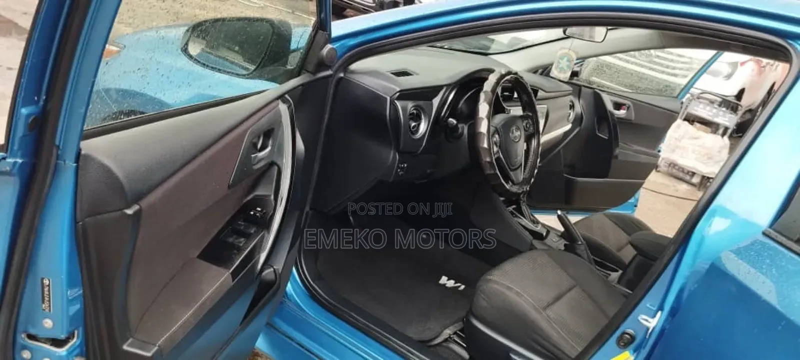 Toyota Corolla SE 4dr Sedan (1.8L 4cyl CVT) 2017 Blue