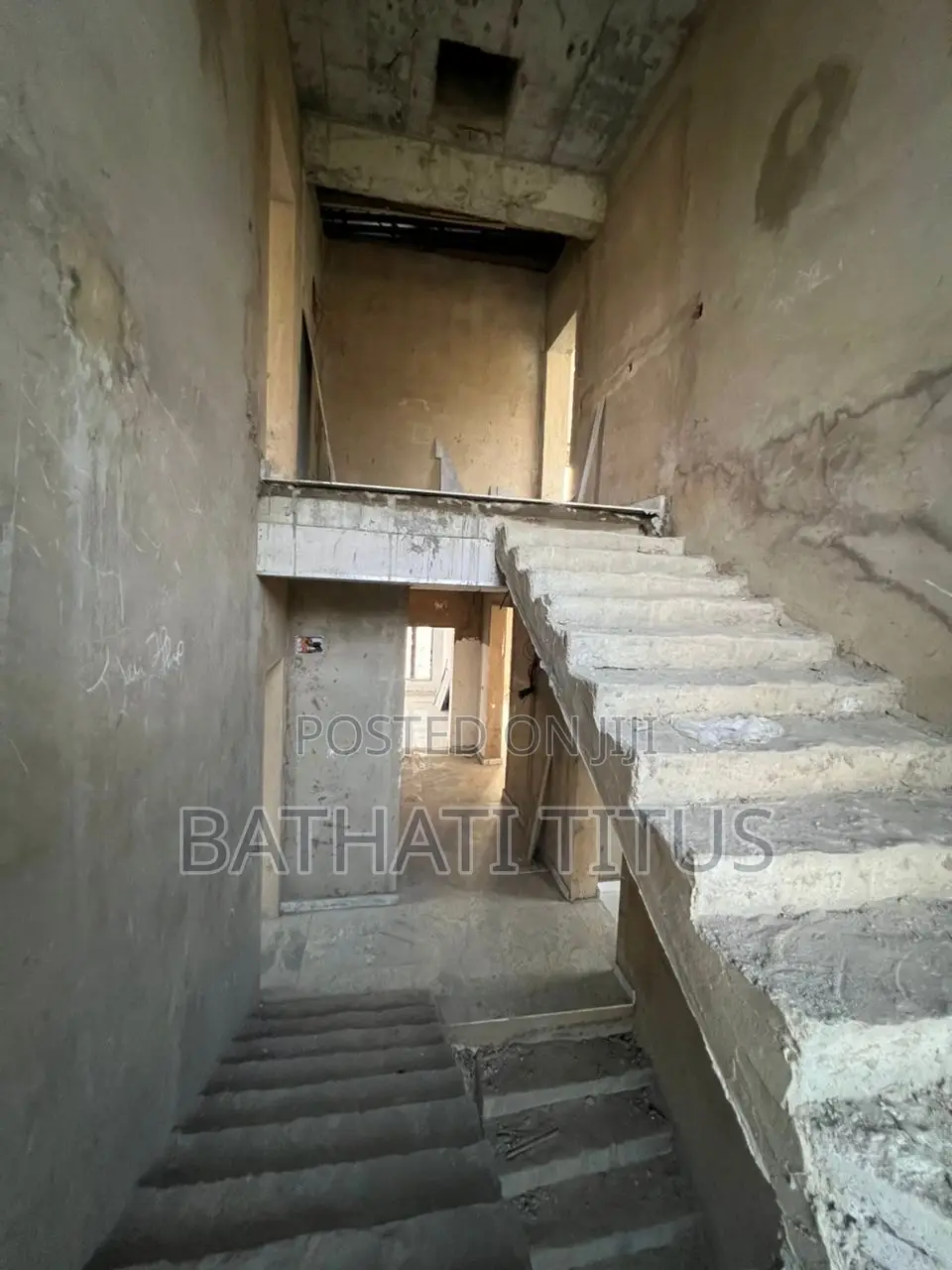 4bdrm Duplex in Life Camp for sale