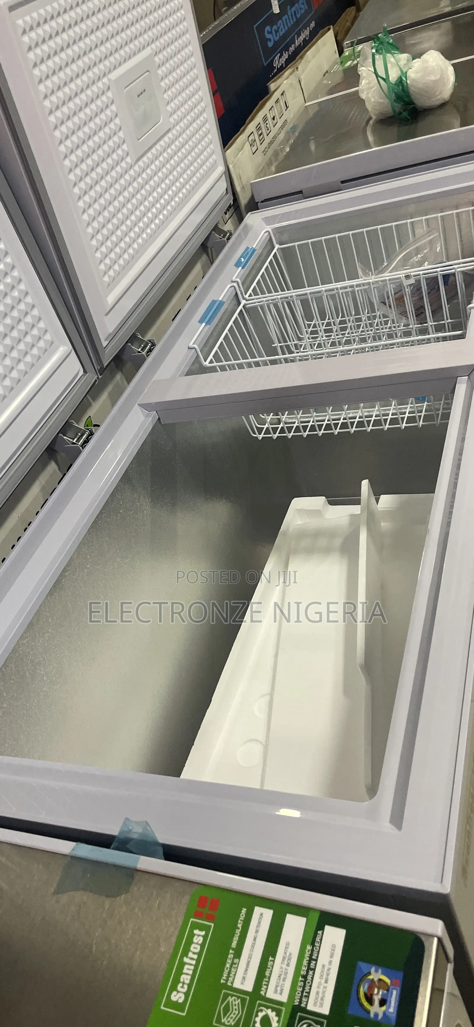 Scanfrost Double Door Deep Freezer 500l