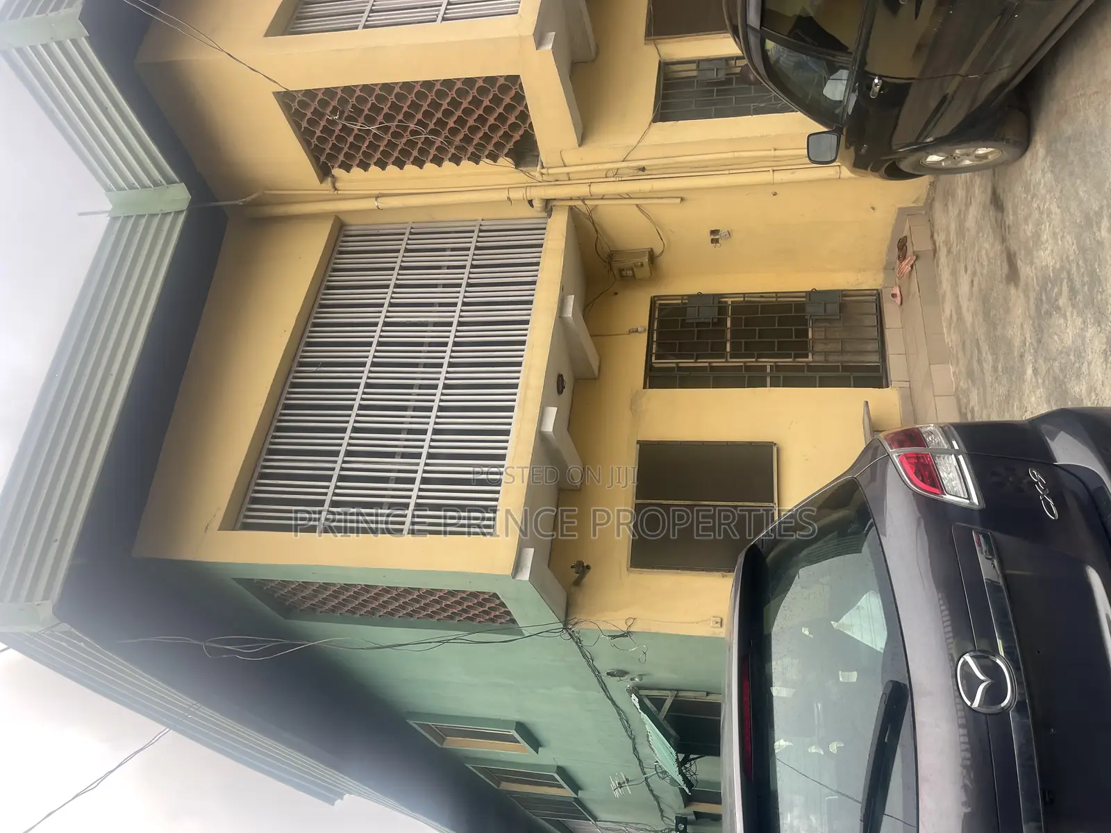 3bdrm Block of Flats in Surulere for sale