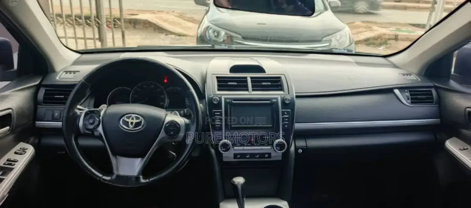 Toyota Camry SE 4dr Sedan (2.5L 4cyl 6A) 2012 Gray