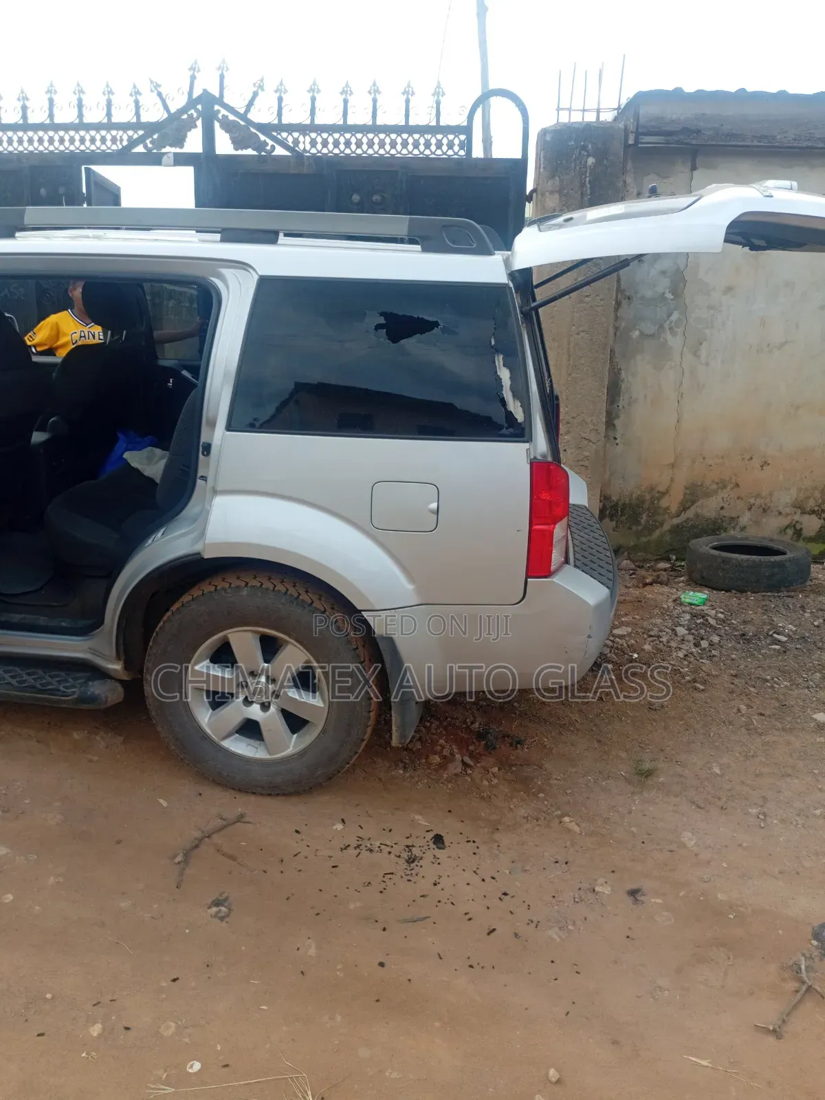 Nissan Pathfinder 2010 Rear Vent Glass Available