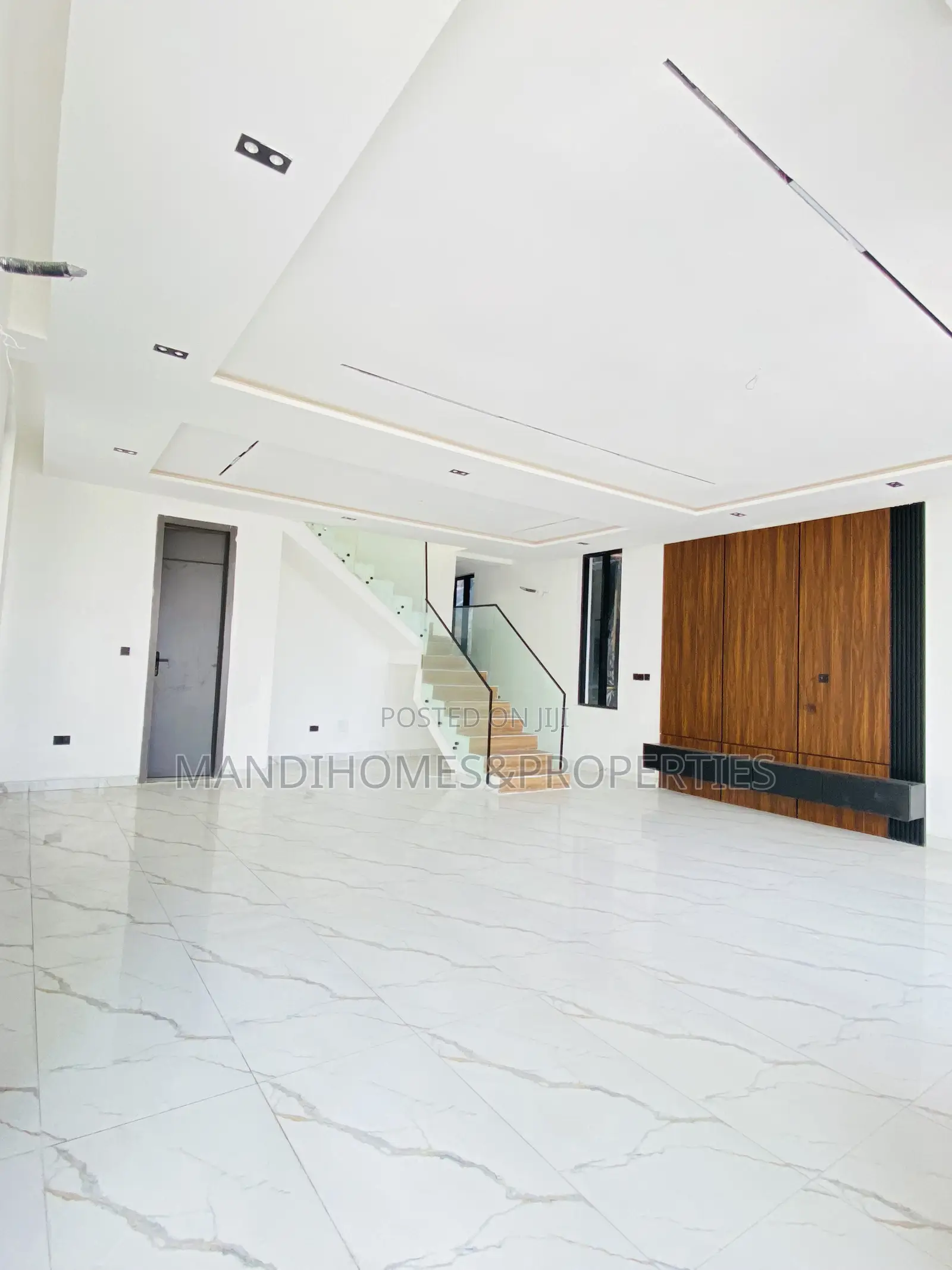5bdrm Duplex in Lekki for sale