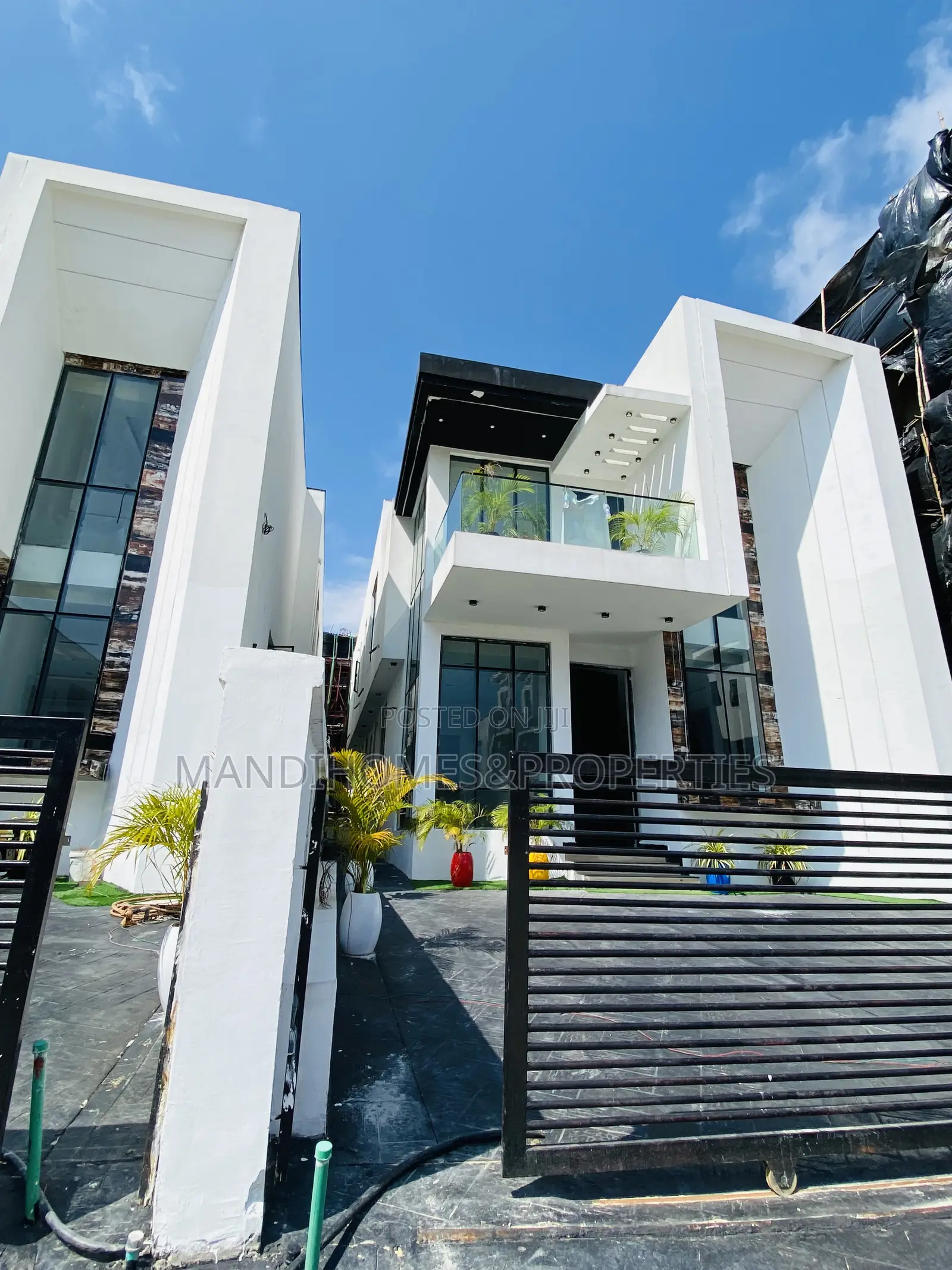 5bdrm Duplex in Lekki for sale