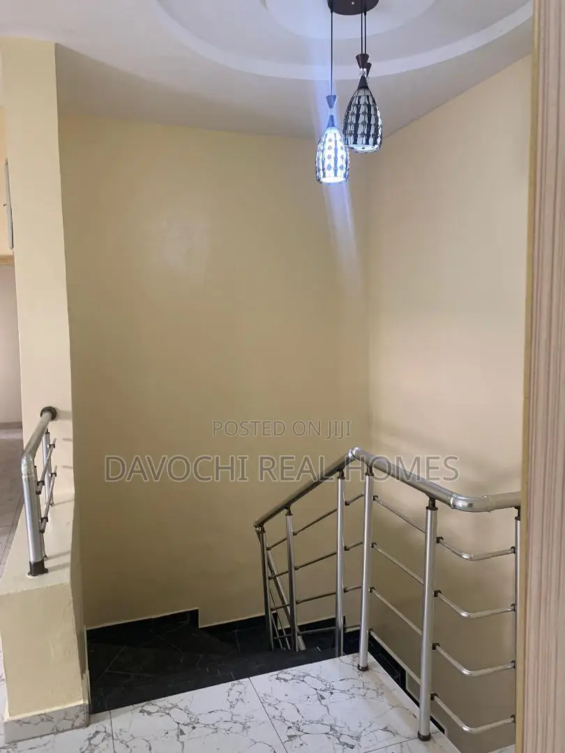 4bdrm Duplex in Ikota Villa for rent