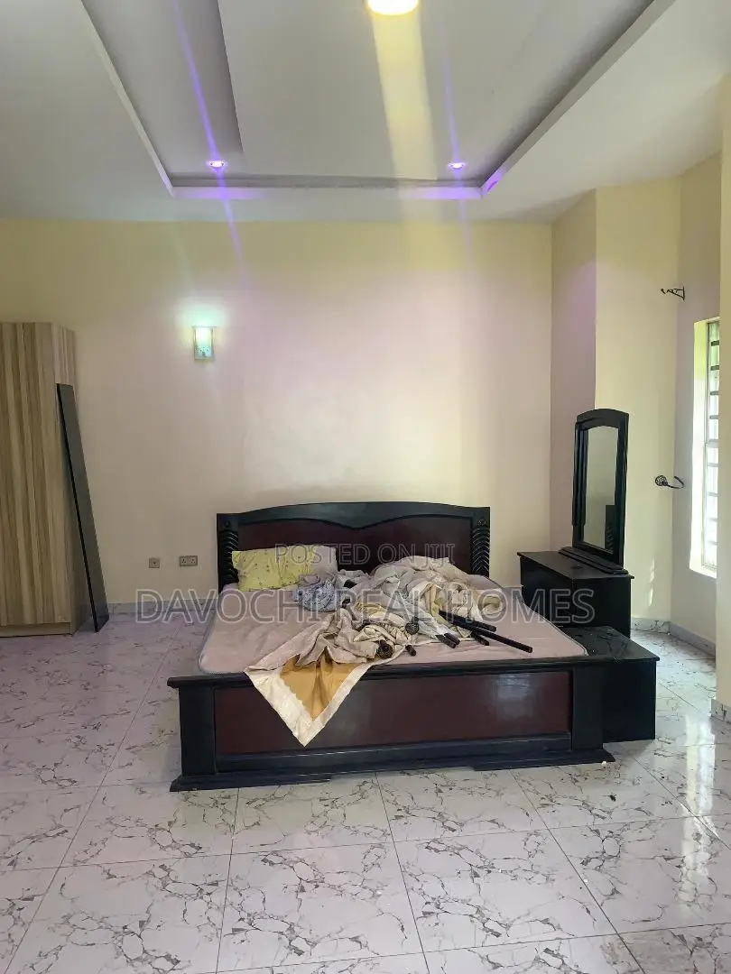 4bdrm Duplex in Ikota Villa for rent