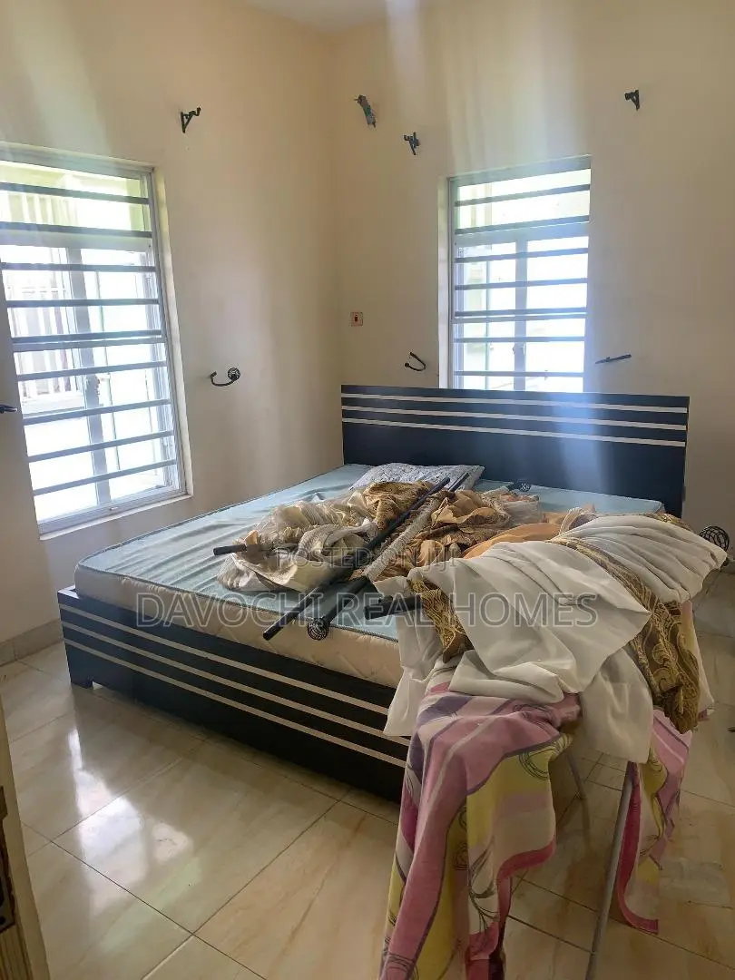 4bdrm Duplex in Ikota Villa for rent