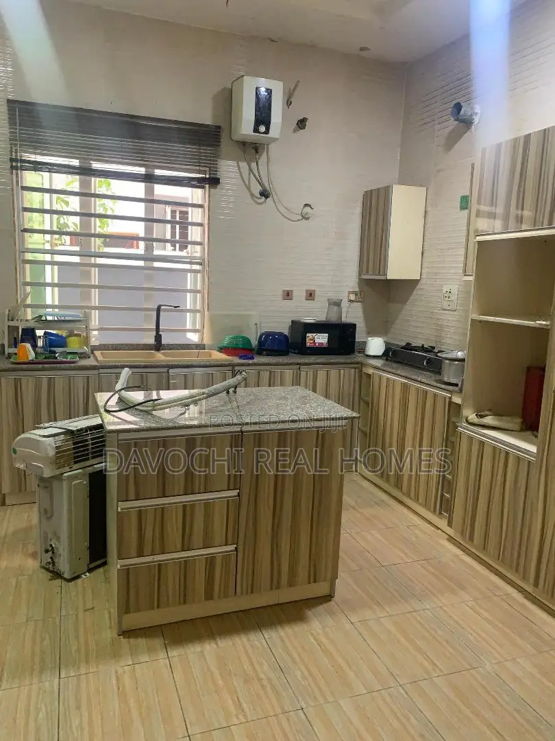 4bdrm Duplex in Ikota Villa for rent