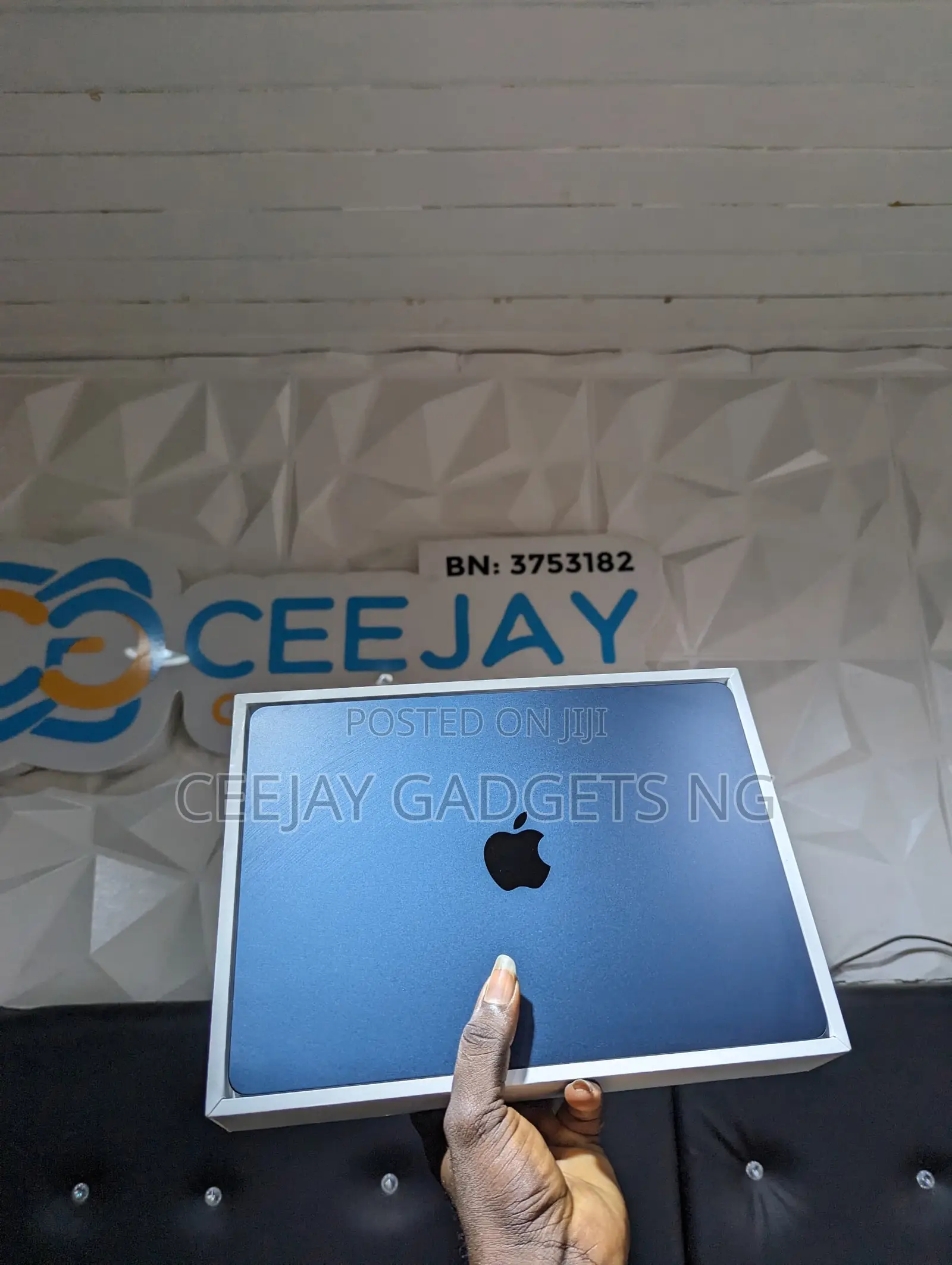 Laptop Apple MacBook Air 2025 M4 13-Inch 16GB Apple M4 SSD 256GB