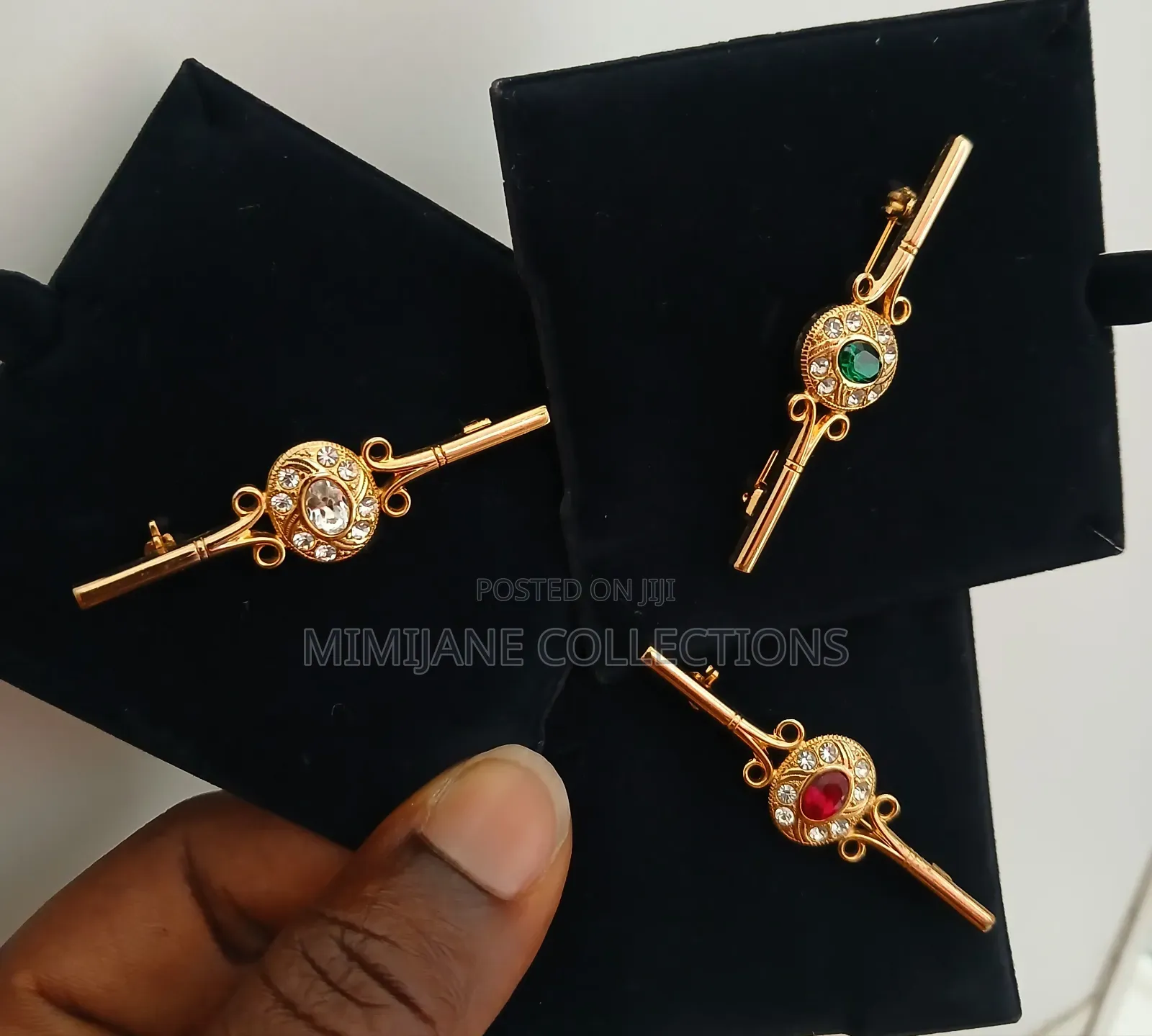 Assorted Female Vintage Brooches
