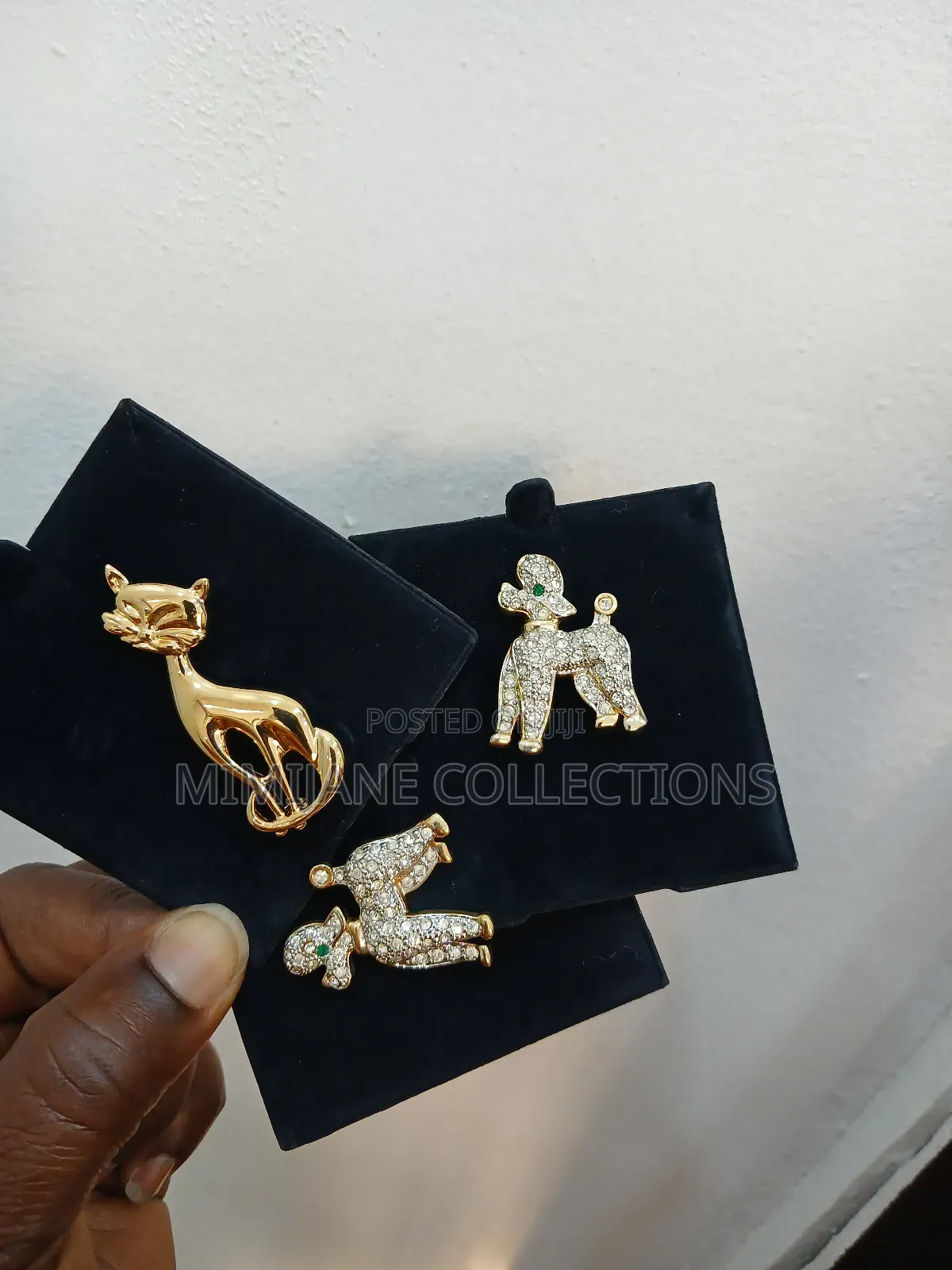 Assorted Female Vintage Brooches
