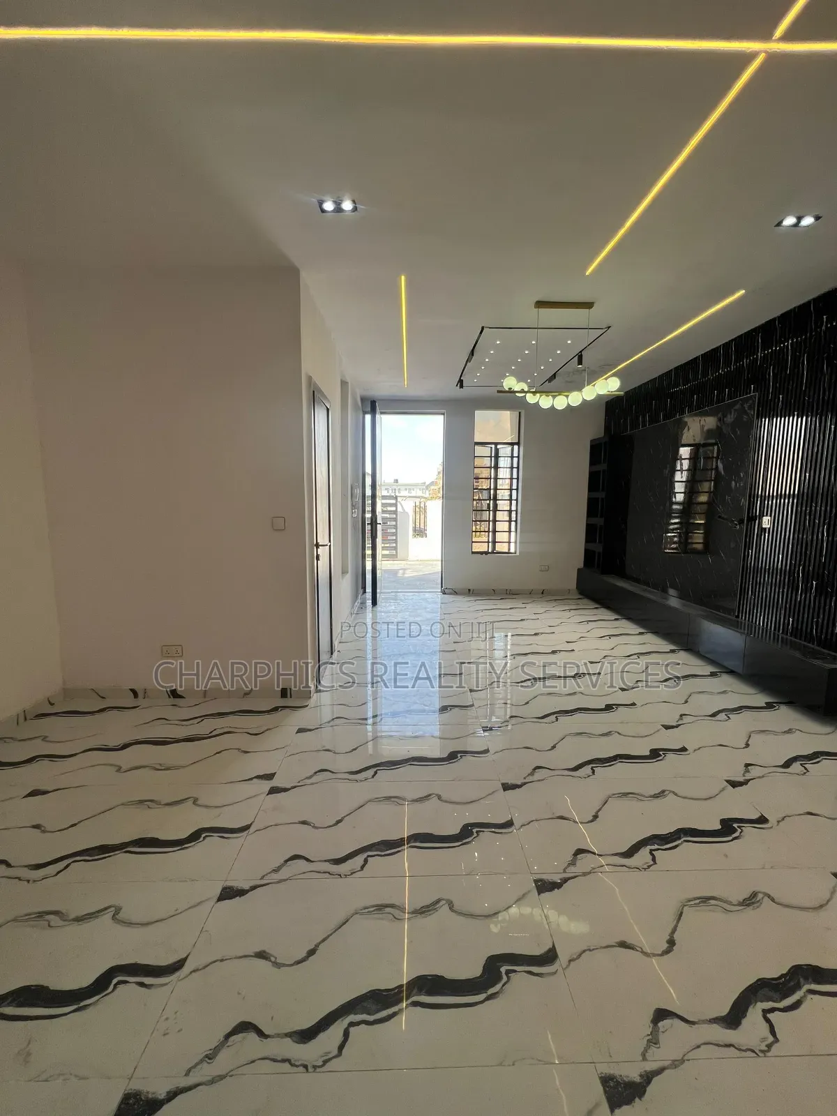 4bdrm Duplex in Ikota for sale