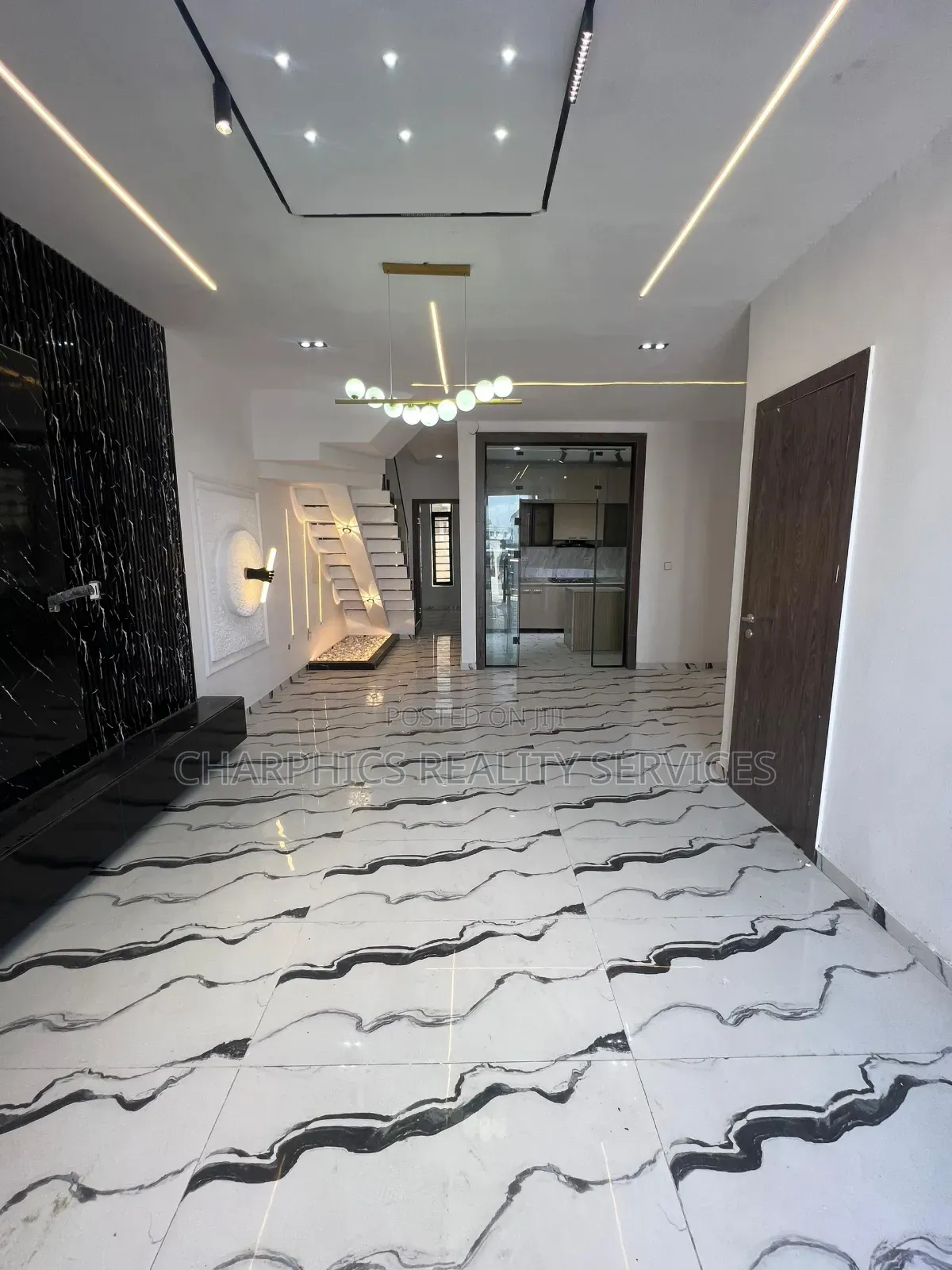 4bdrm Duplex in Ikota for sale