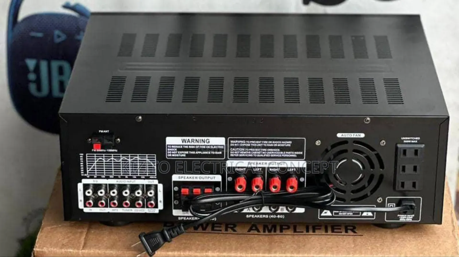 Titanic Av-502usb/Bt Stereo Karaoke Amplifier.