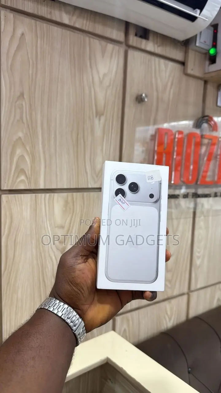 New Apple iPhone 17 Pro 1 TB White