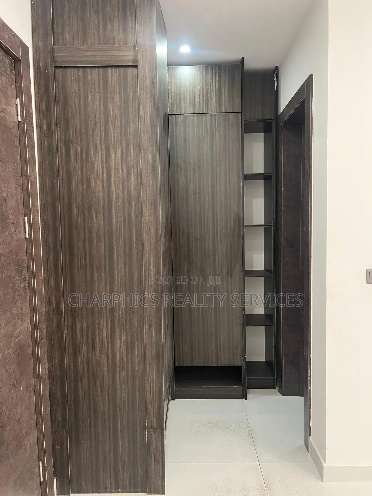 2bdrm Apartment In Lekki Phase 1 For Sale