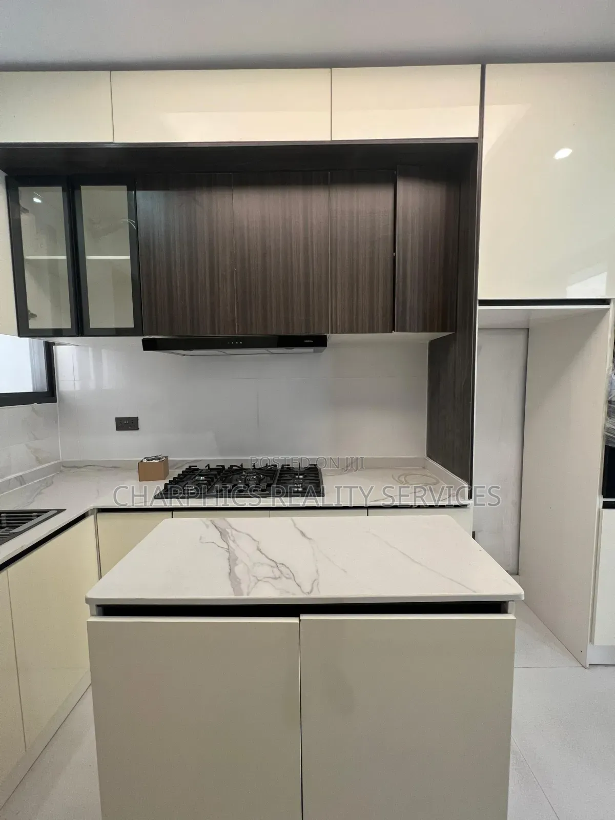 2bdrm Apartment In Lekki Phase 1 For Sale