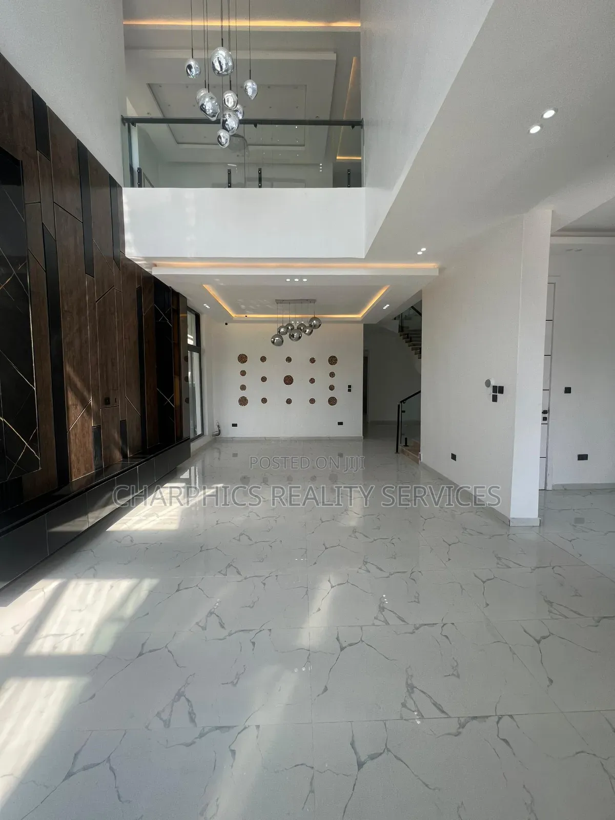 5bdrm Duplex in Ikota for sale