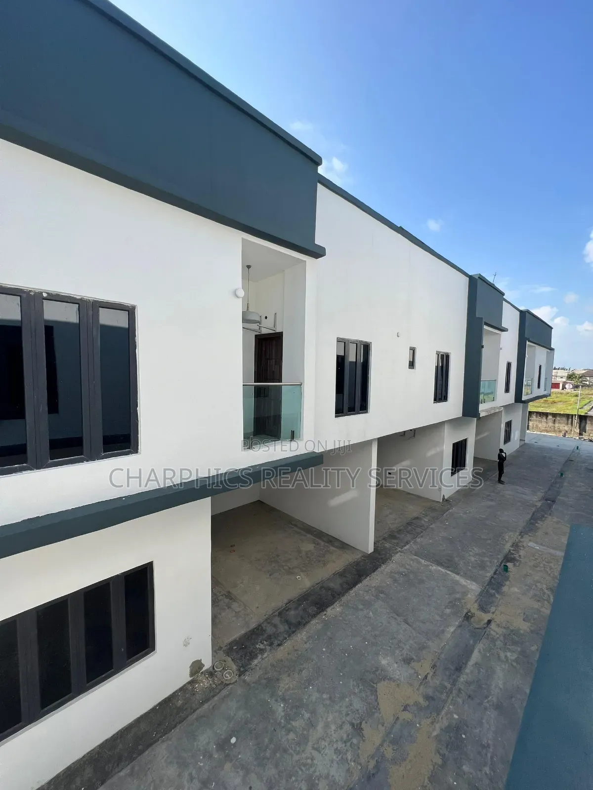 4bdrm Duplex in Lekki Phase 2 for sale