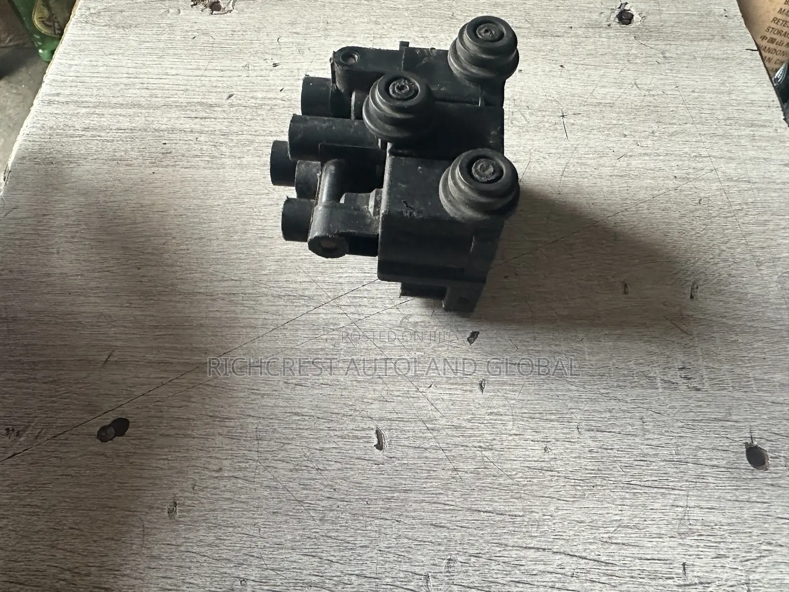 Range Rover Vogue 2014 Air Valve