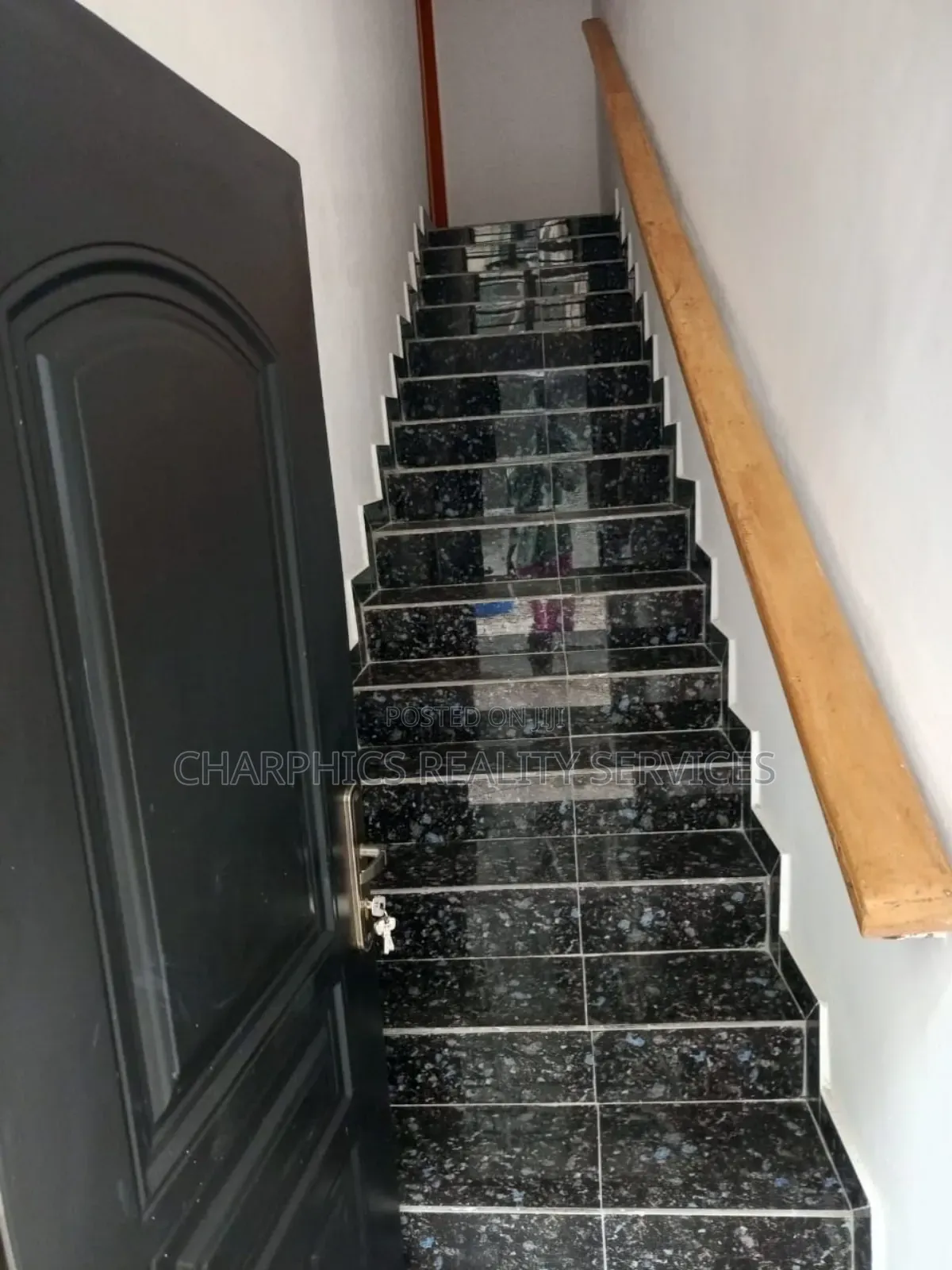 3bdrm Apartment in Ologolo for rent