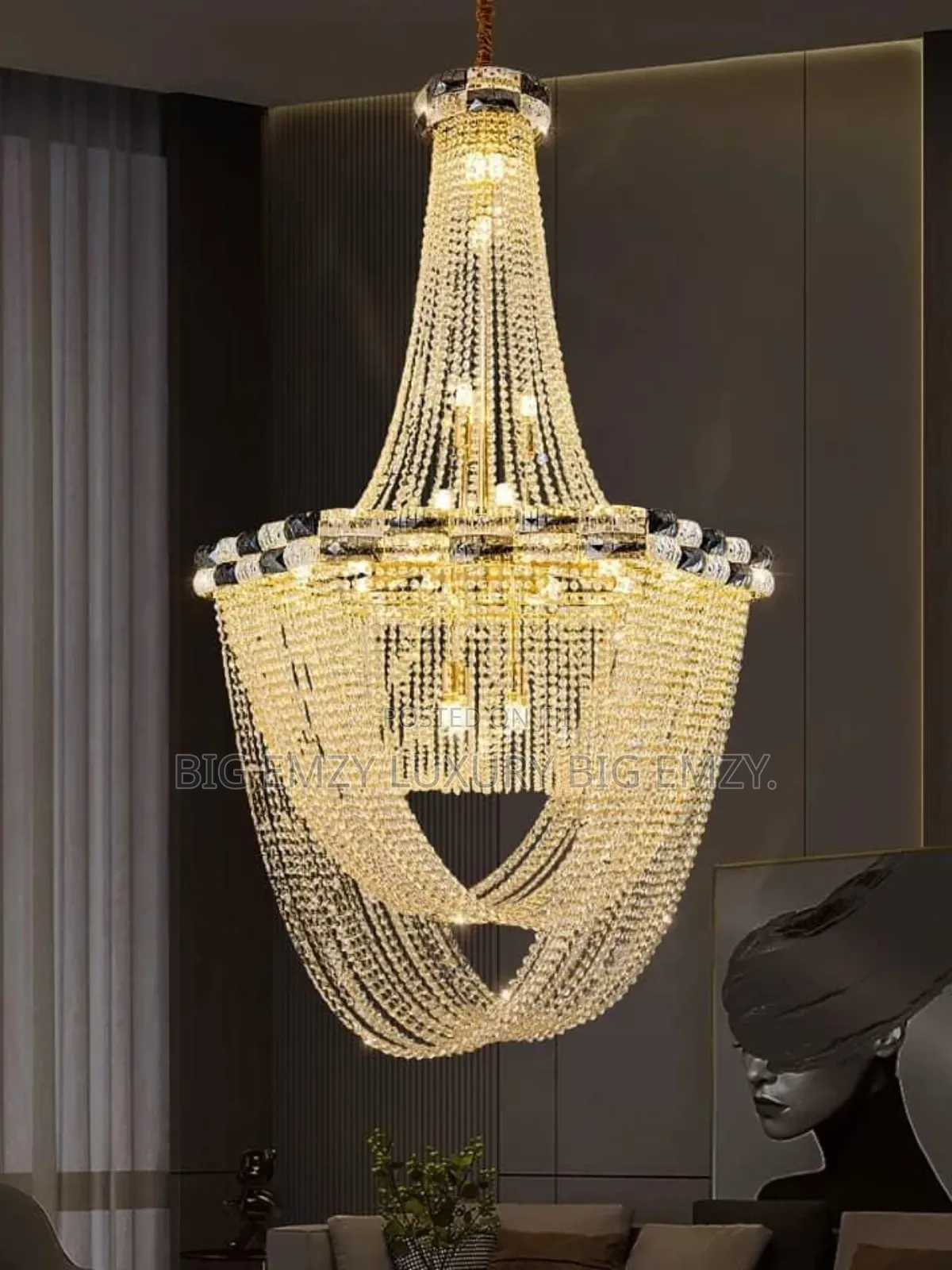 Luxurious Crystal Chandelier Light.
