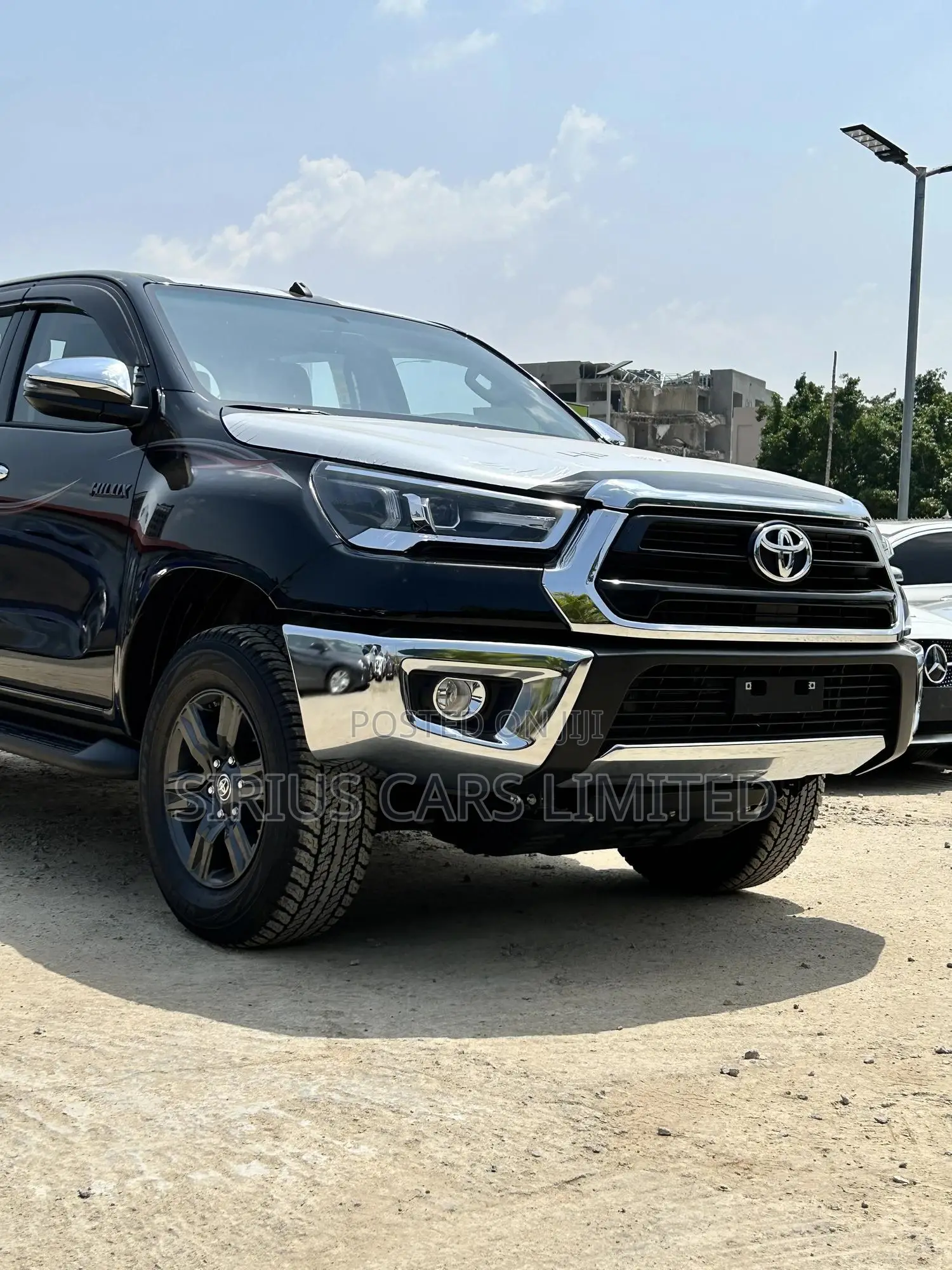 New Toyota Hilux 2025 Black