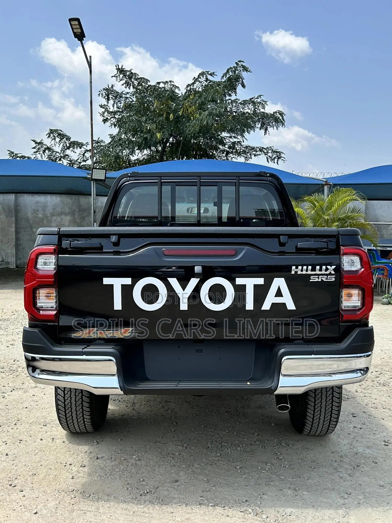 New Toyota Hilux 2025 Black