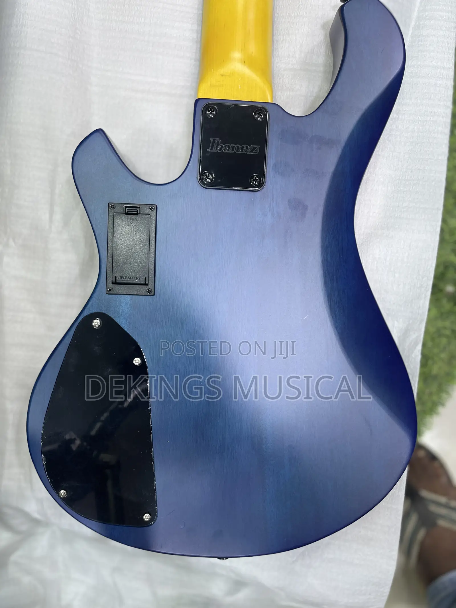 Ibanez Sr375e Bass Guitar 5 Strings