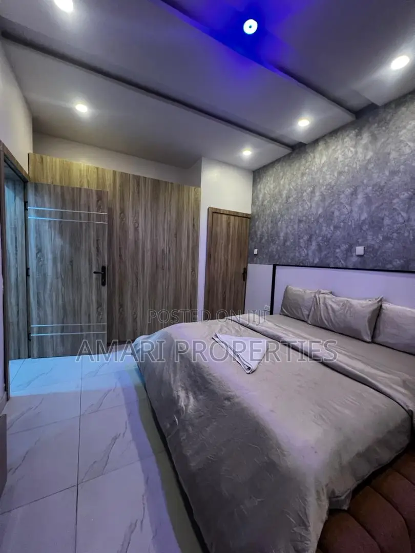 2bdrm Block of Flats in Lekki Phase 1 for rent