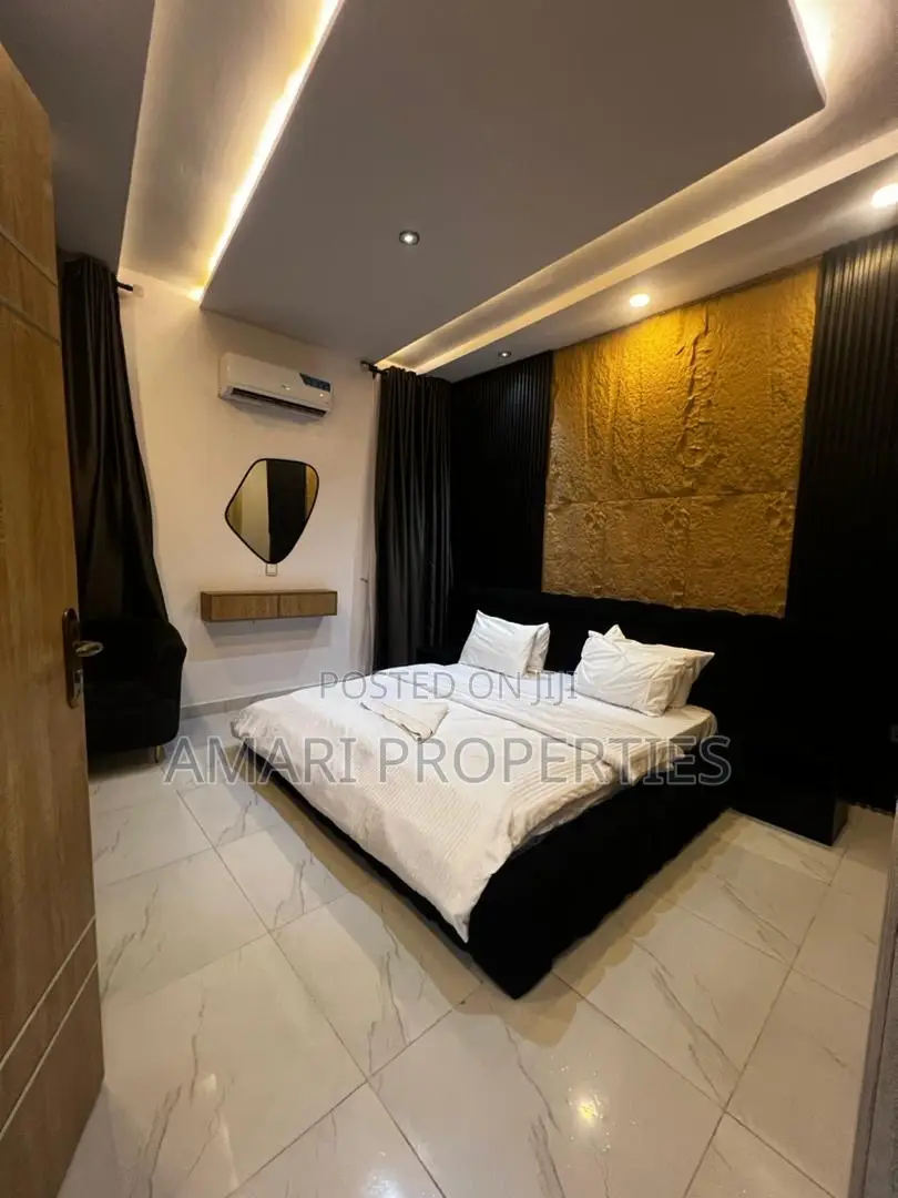 2bdrm Block of Flats in Lekki Phase 1 for rent