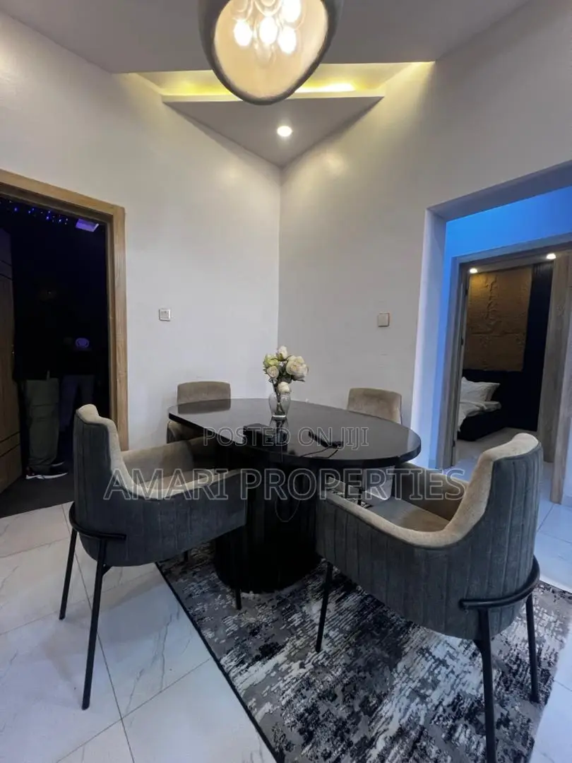 2bdrm Block of Flats in Lekki Phase 1 for rent