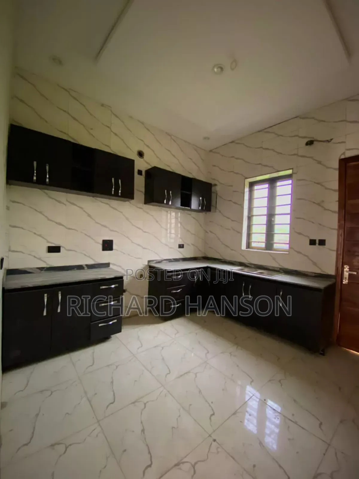 4bdrm Duplex in Lekki Expressway for rent