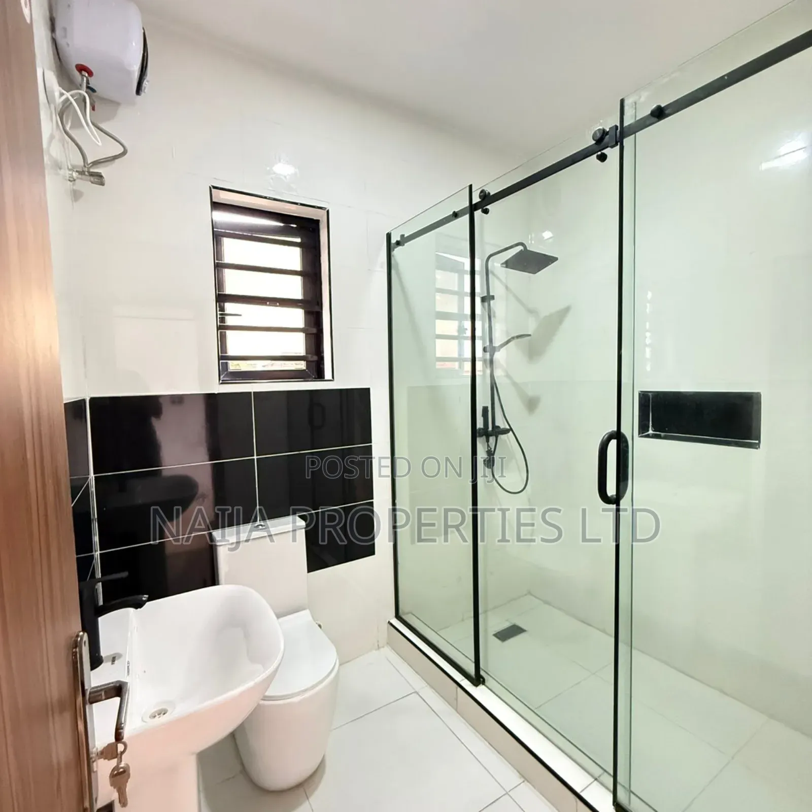 4bdrm Duplex in Off Monastery Rd, Sangotedo for sale