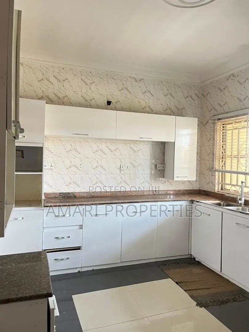 3bdrm Block of Flats in Oniru, Victoria Island Extension for rent