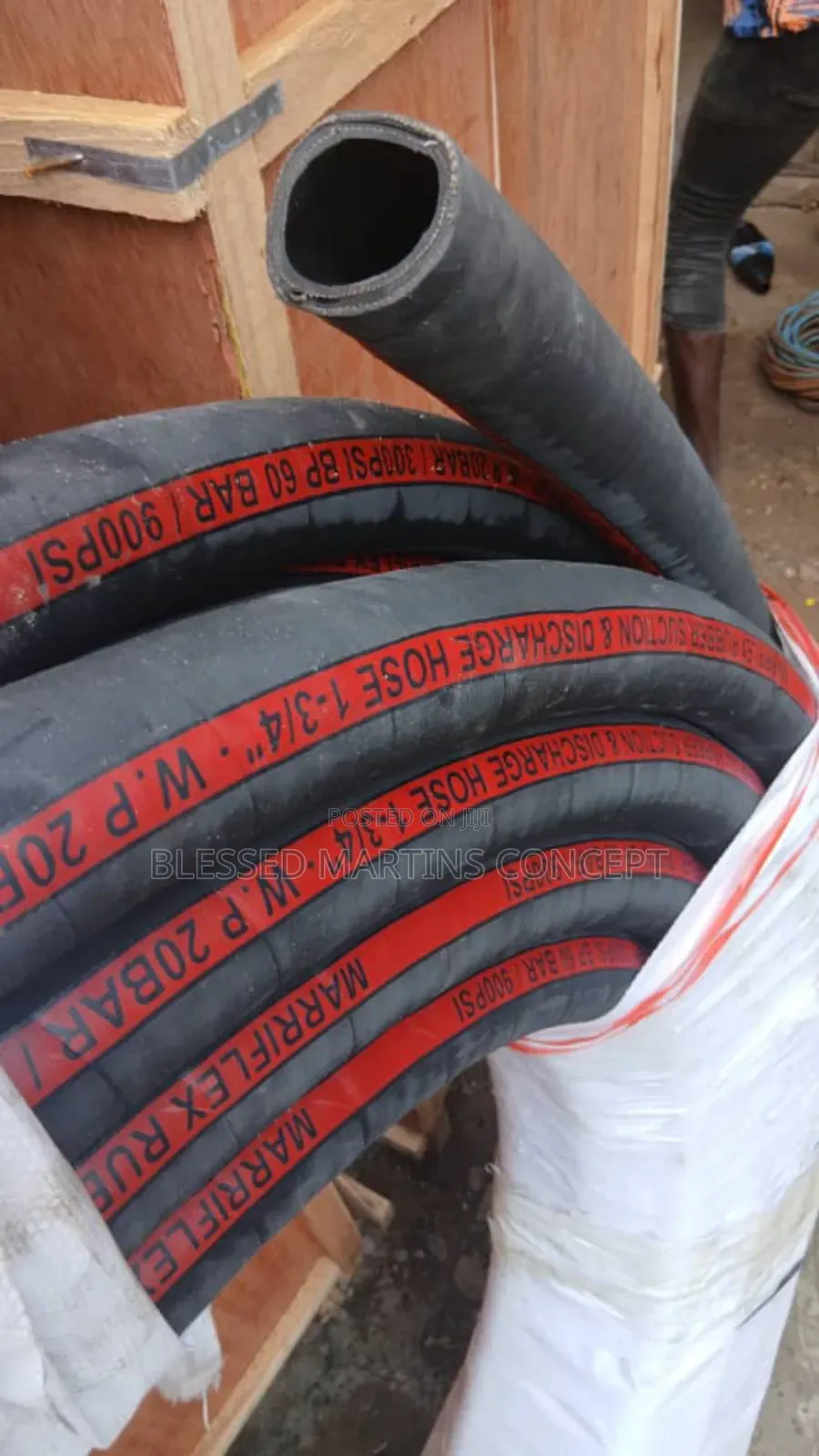 1 by 3⁄4 Wire Suction/Discharge Hose for Chemicals, Oil, Water, Petrol