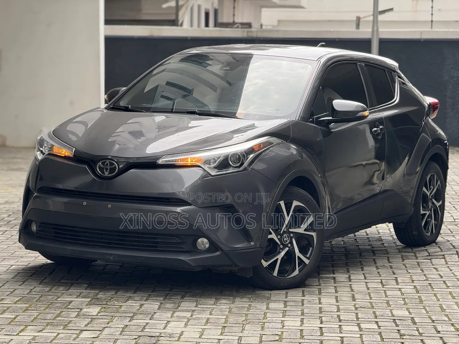 Toyota C-HR XLE Prermium FWD (2.0L 4cyl 2AM) 2018 Gray