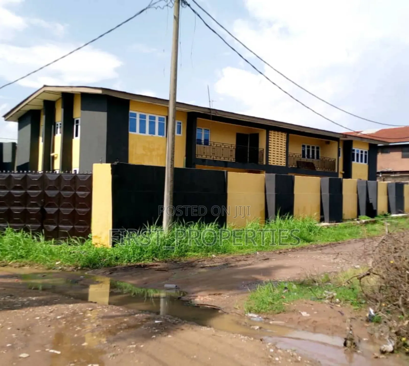 3bdrm Block of Flats in Within Nnpc Apata for sale