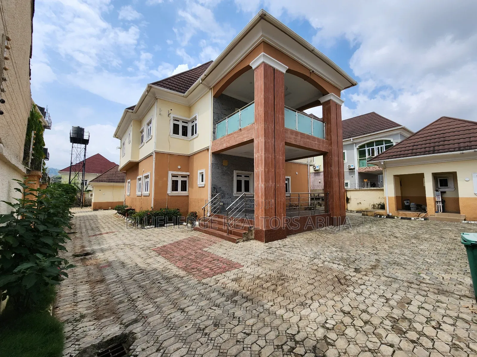 5bdrm Duplex in Mab Global Estate, Gwarinpa for rent