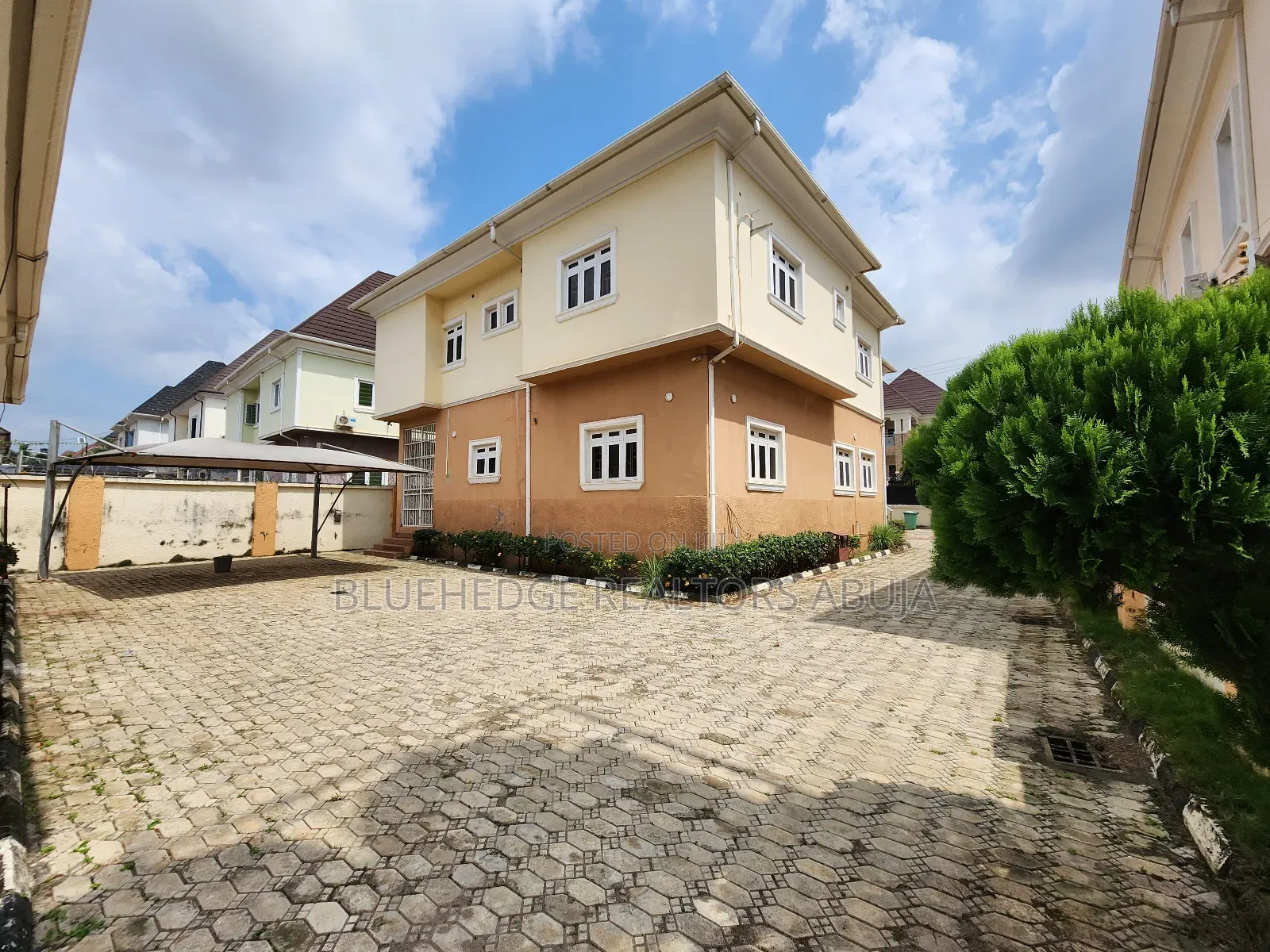 5bdrm Duplex in Mab Global Estate, Gwarinpa for rent
