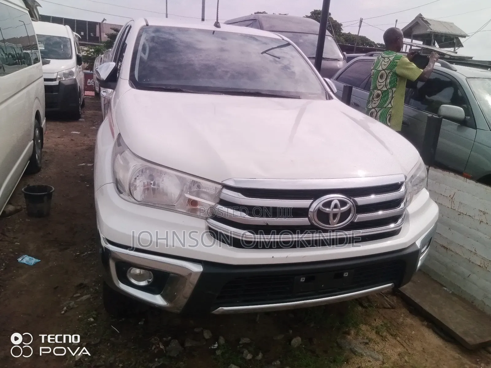 Toyota Hilux Revo Double Cab Petrol 2.7 AWD 2016 White