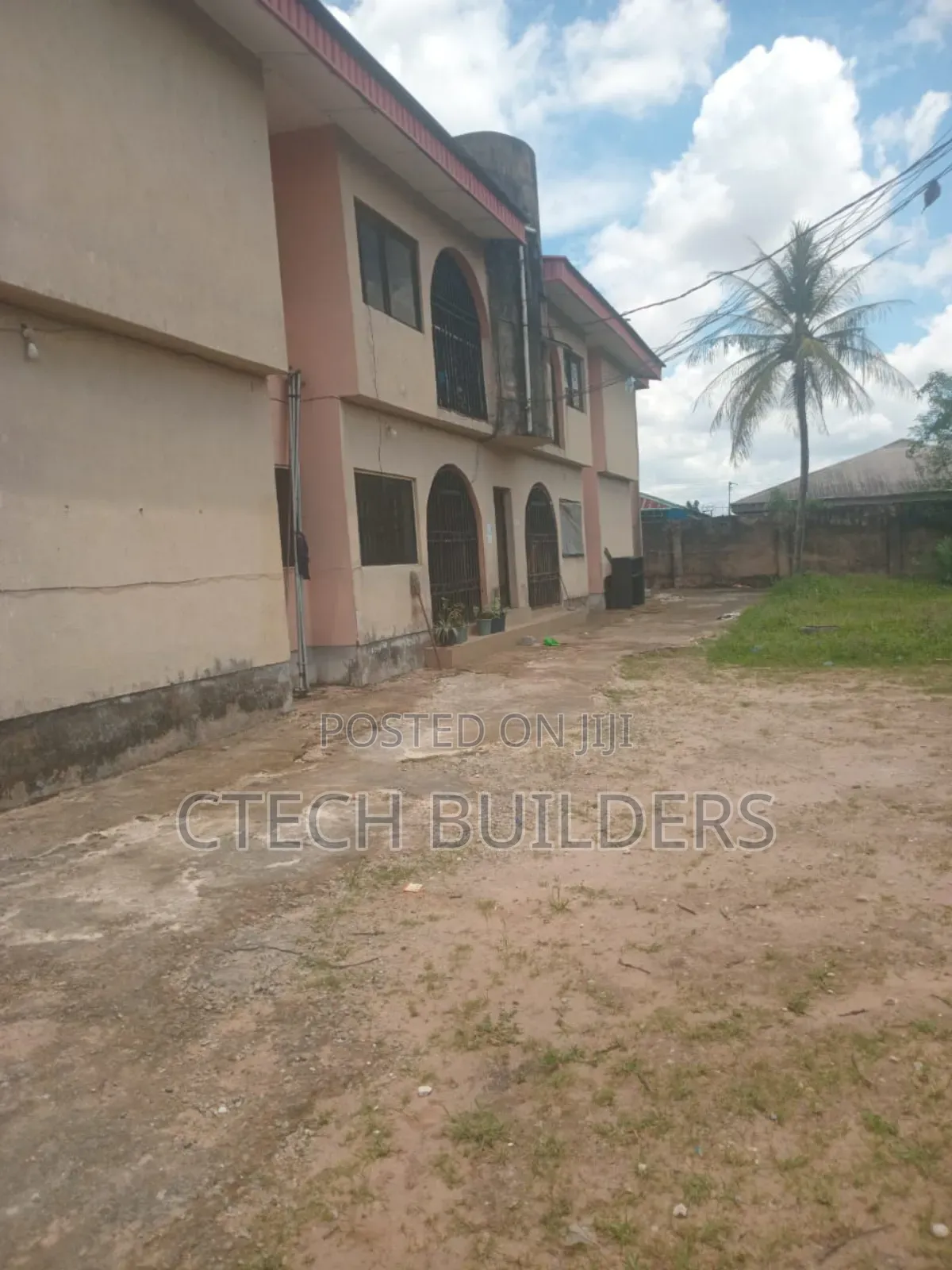 12bdrm Block of Flats in Benin City for sale