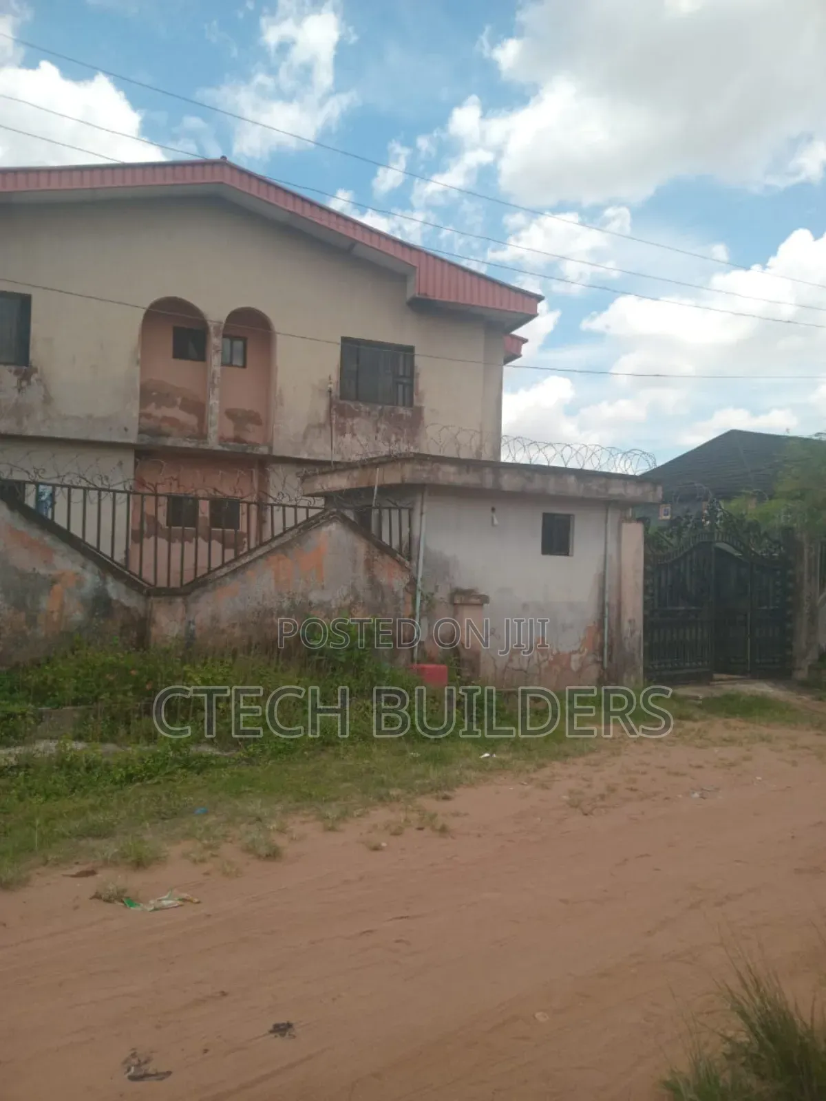 12bdrm Block of Flats in Benin City for sale