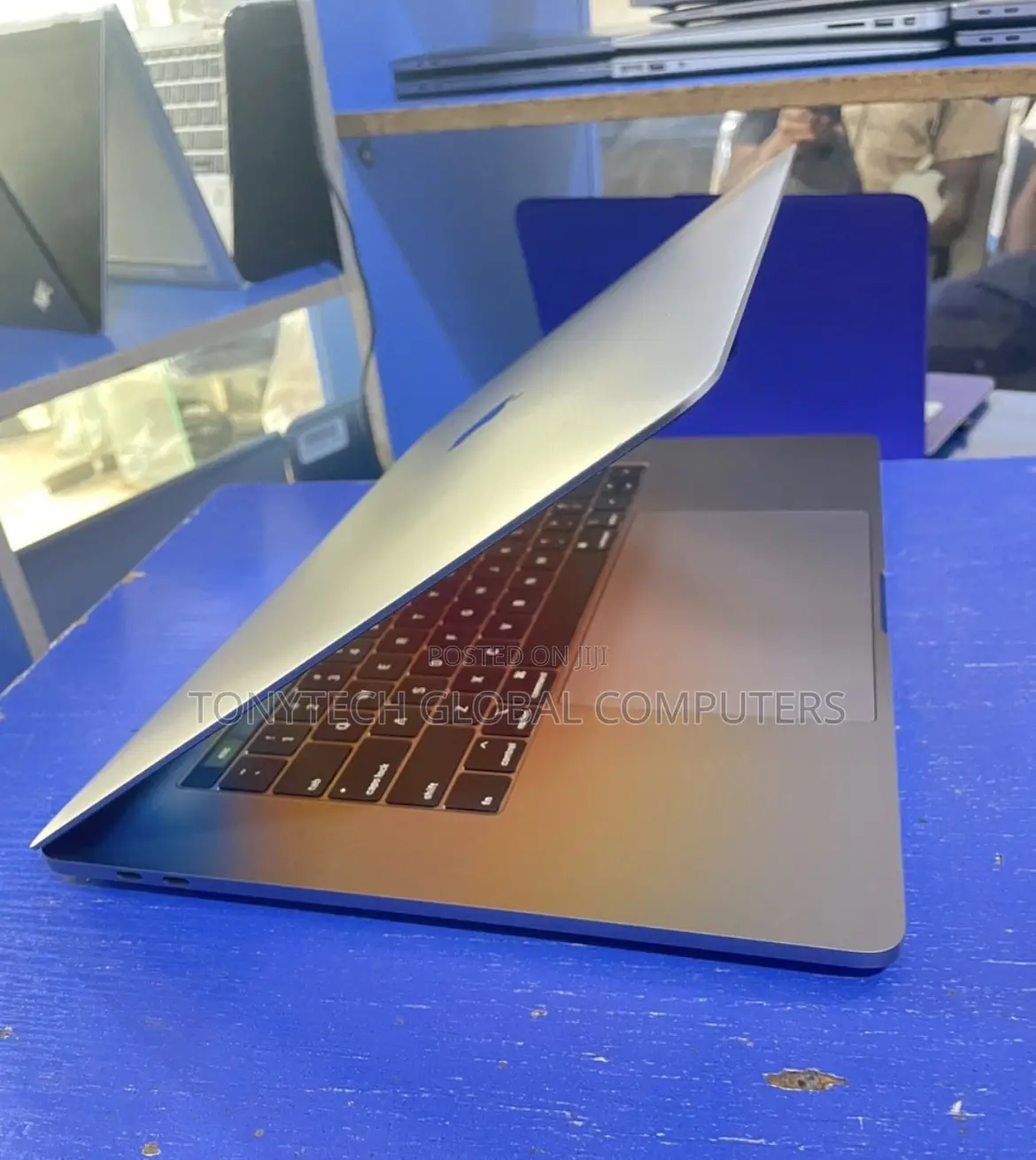 Laptop Apple MacBook Pro 2017 16GB Intel Core i7 SSD 512GB