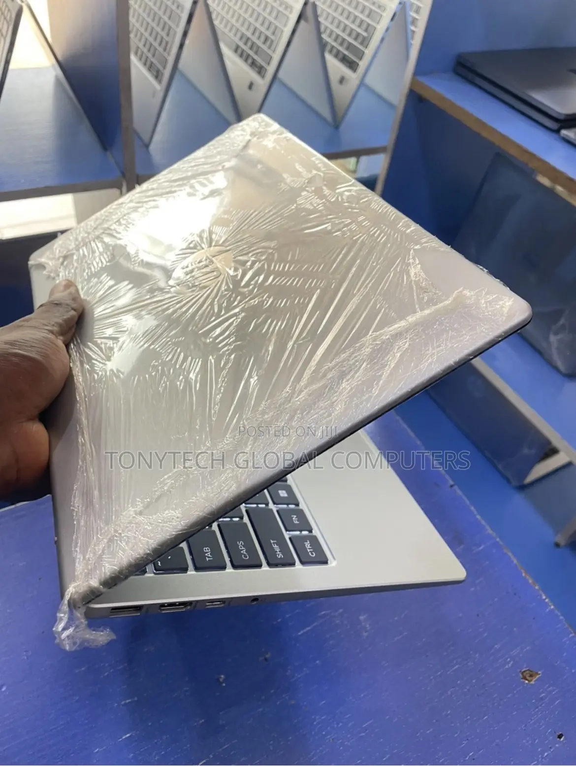 Laptop HP 14-ep0063 16GB Intel Core i5 SSD 512GB