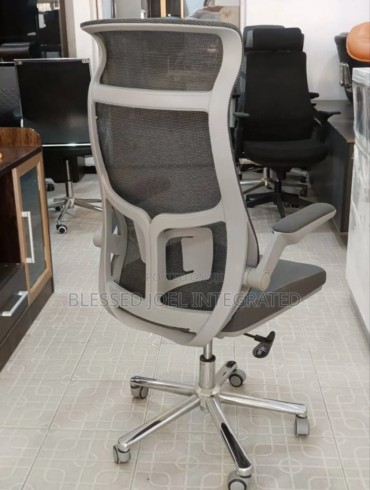 Double Swivel Chair