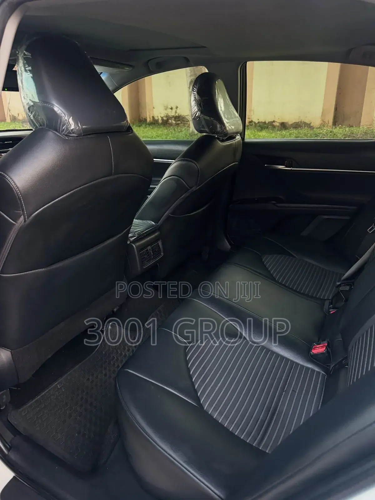 Toyota Camry SE FWD (2.5L 4cyl 8AM) 2018 White