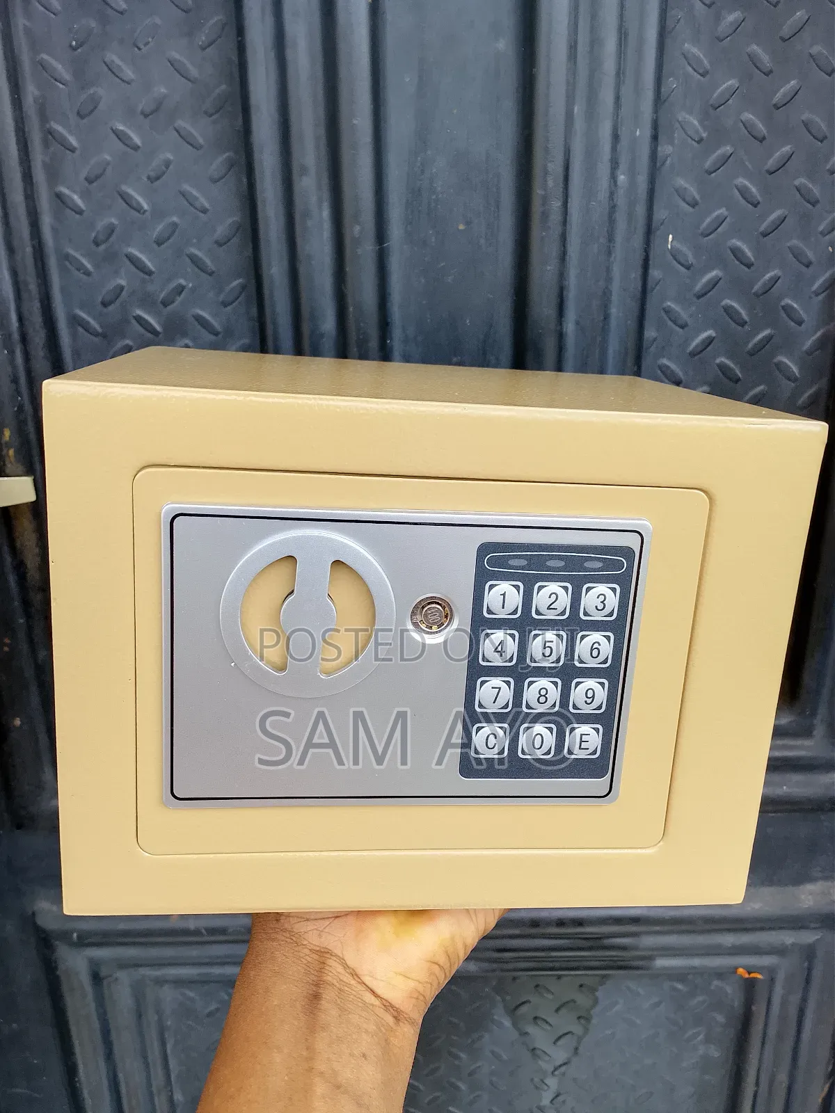 Electronic Safe Box - Password And Key (17 X 17 X 23 Cm)