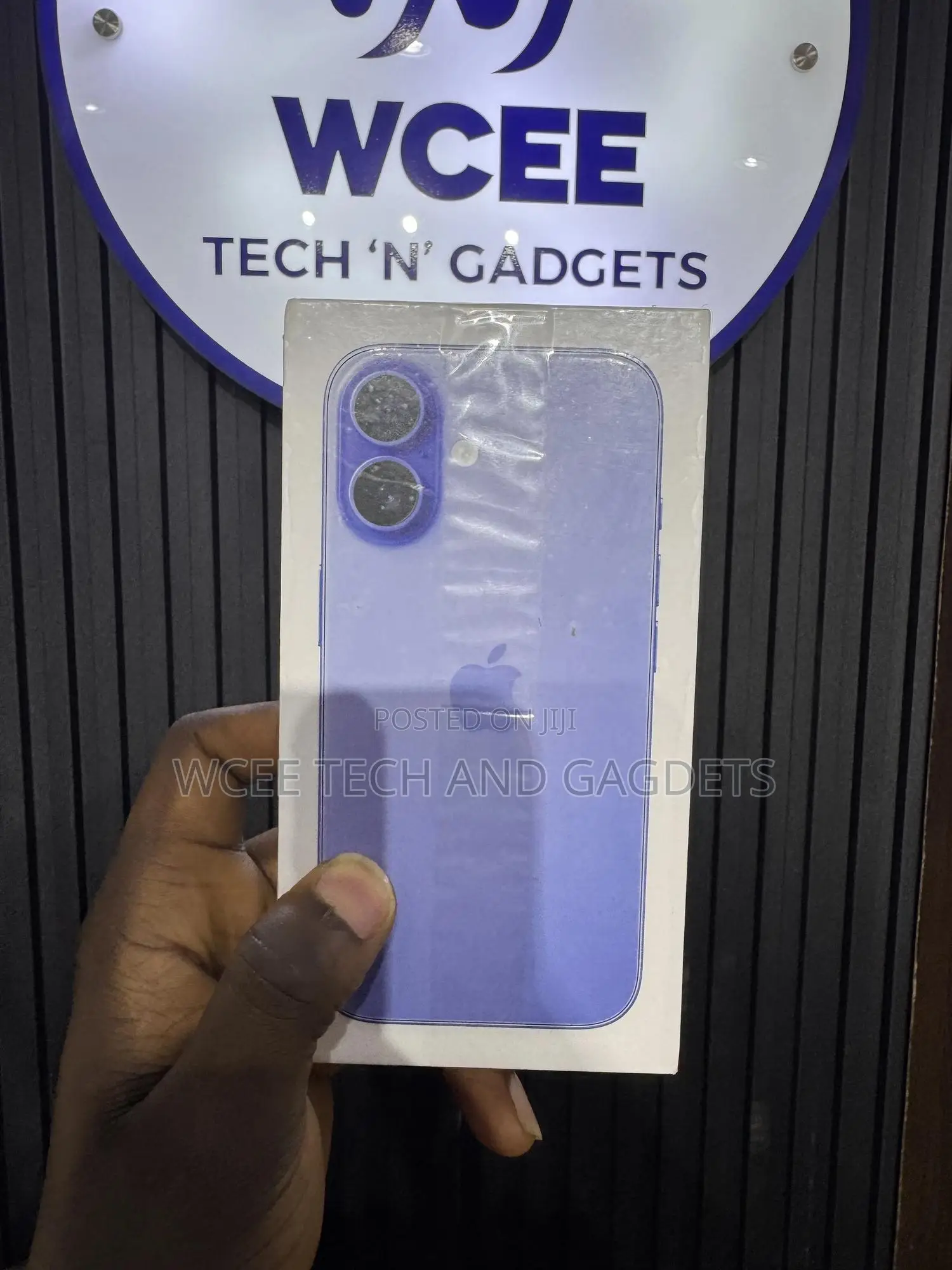 New Apple iPhone 16 128 GB Blue